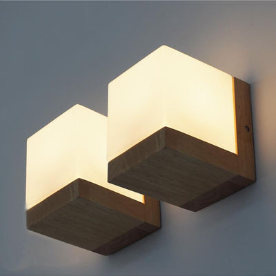 Modern Oak Wood Cube Sugar Shade Wall Lamp Bedroom Wooden cube wall light (WH-OR-126）