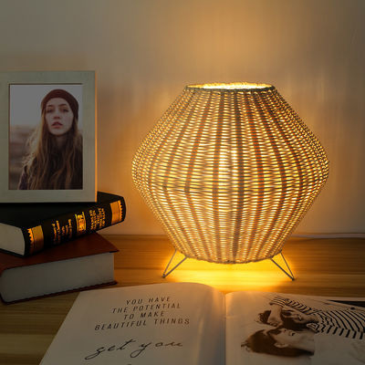 Retro Rattan Weaving Table Lamp Eye-Caring Handmade Bedside Lamp rattan table lamp(WH-MTB-117)