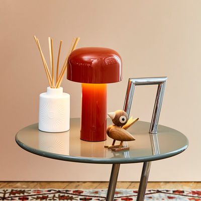 Post Modern LED Table Lamp Minimalist Cute Portable Bellhop Table Lamp(WH-MTB-163)
