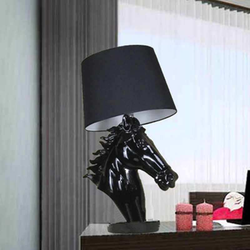 Nordic luxury resin desk lamp post-modern hotel decoration horse table lamp(WH-MTB-89)